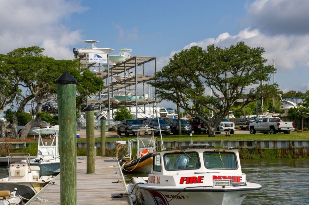 Dry Slip for in Hampstead, North Carolina Boat Slips